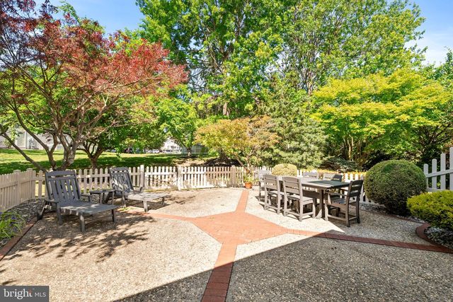 7 ENDSLEIGH PL, Robbinsville, NJ 08691