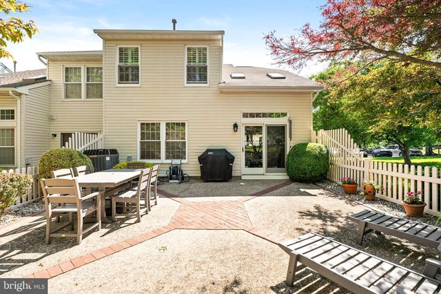 7 ENDSLEIGH PL, Robbinsville, NJ 08691