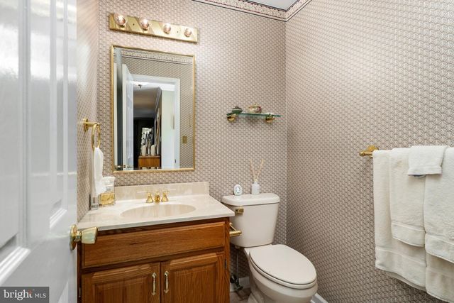 7 ENDSLEIGH PL, Robbinsville, NJ 08691