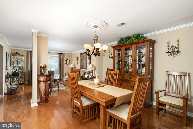 7 ENDSLEIGH PL, Robbinsville, NJ 08691