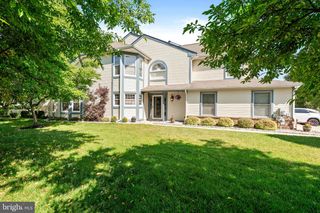 7 ENDSLEIGH PL, Robbinsville, NJ 08691