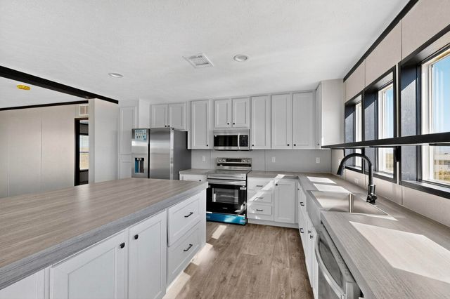 533 Hill Road NE, Rio Rancho, NM 87144