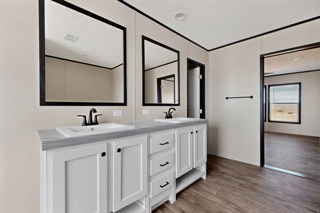 533 Hill Road NE, Rio Rancho, NM 87144