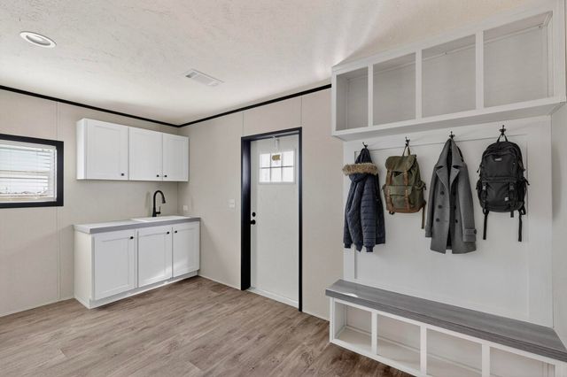 533 Hill Road NE, Rio Rancho, NM 87144