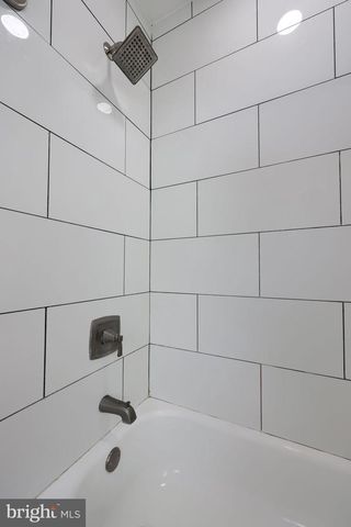 355 E ROSS ST, Lancaster, PA 17602