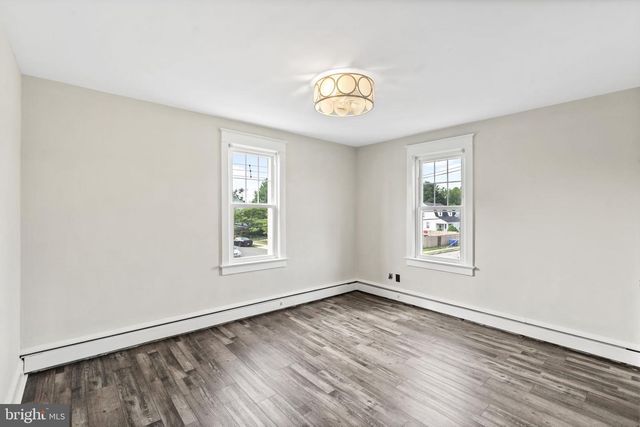 573 CHELTON AVE, Burlington, NJ 08016