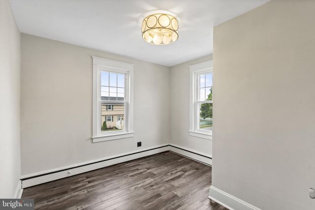 573 CHELTON AVE, Burlington, NJ 08016