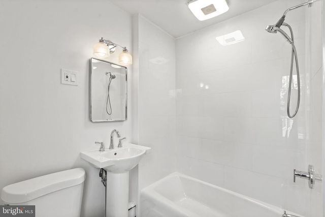 573 CHELTON AVE, Burlington, NJ 08016
