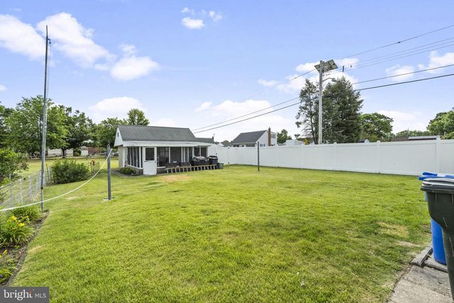 573 CHELTON AVE, Burlington, NJ 08016