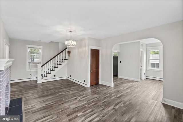 573 CHELTON AVE, Burlington, NJ 08016