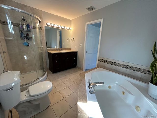 27 Sunburst Drive, Rocky Point, NY 11778