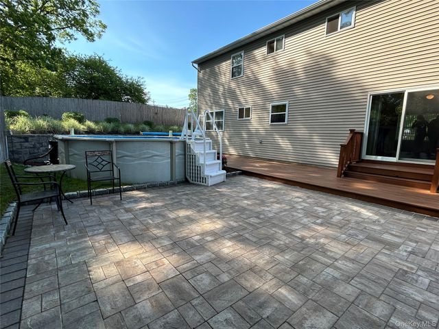 27 Sunburst Drive, Rocky Point, NY 11778