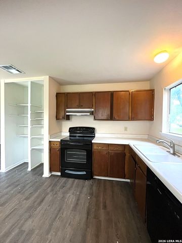 7607 Sage Oak St, Live Oak, TX 78233