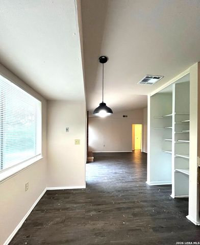 7607 Sage Oak St, Live Oak, TX 78233