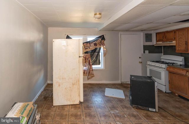 2038 LARKHALL RD, Dundalk, MD 21222