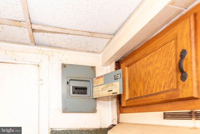 2038 LARKHALL RD, Dundalk, MD 21222