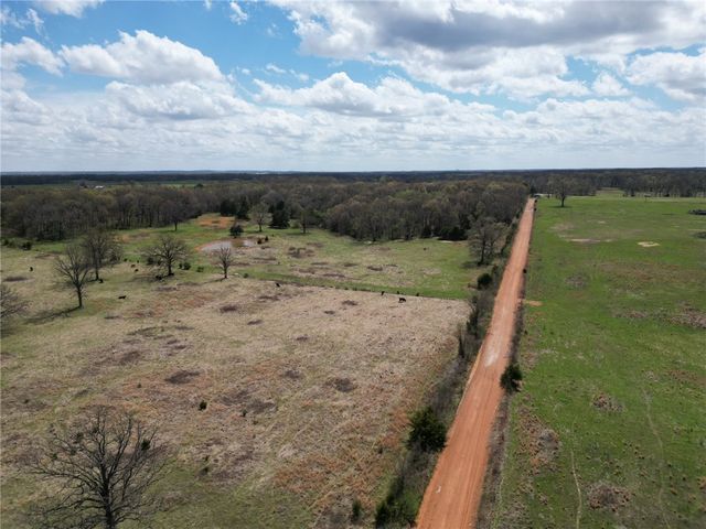 25 Graham, Gravette, AR 72736