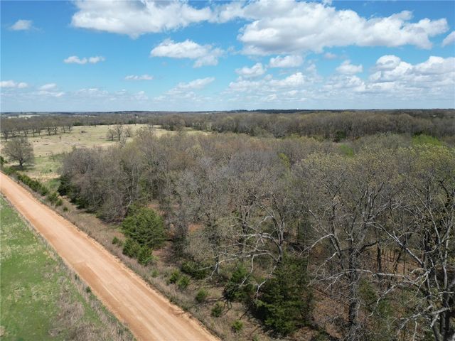 25 Graham, Gravette, AR 72736