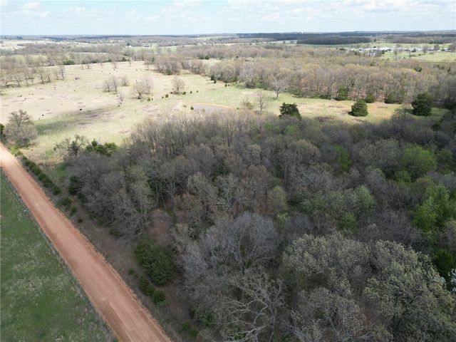 25 Graham, Gravette, AR 72736