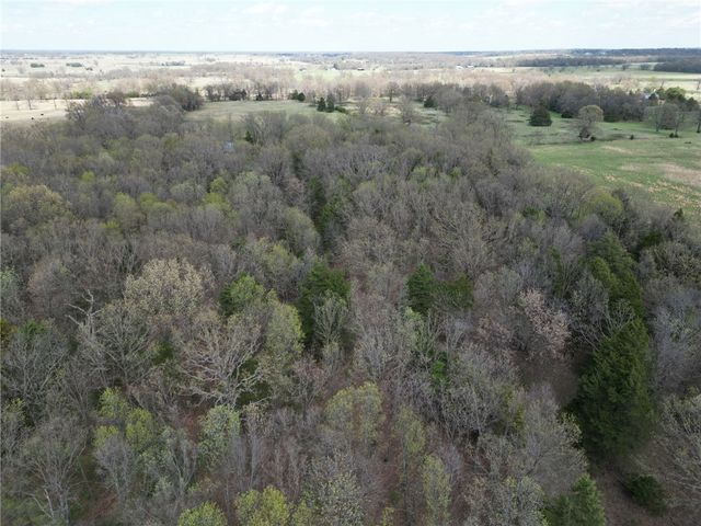 25 Graham, Gravette, AR 72736