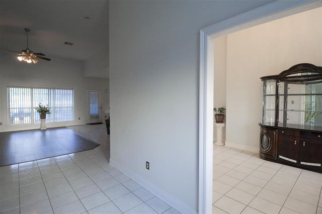 612 Colonial Dr Drive, Lake Charles, LA 70611