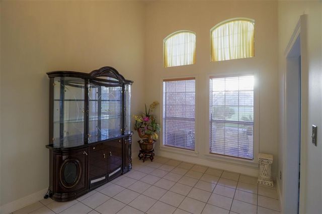 612 Colonial Dr Drive, Lake Charles, LA 70611