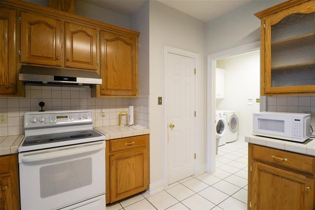 612 Colonial Dr Drive, Lake Charles, LA 70611