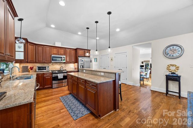 6 Honeysuckle Woods, Lake Wylie, SC 29710