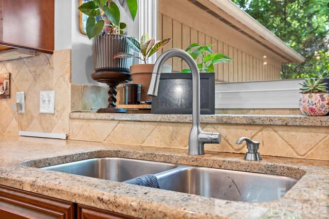 6 Honeysuckle Woods, Lake Wylie, SC 29710