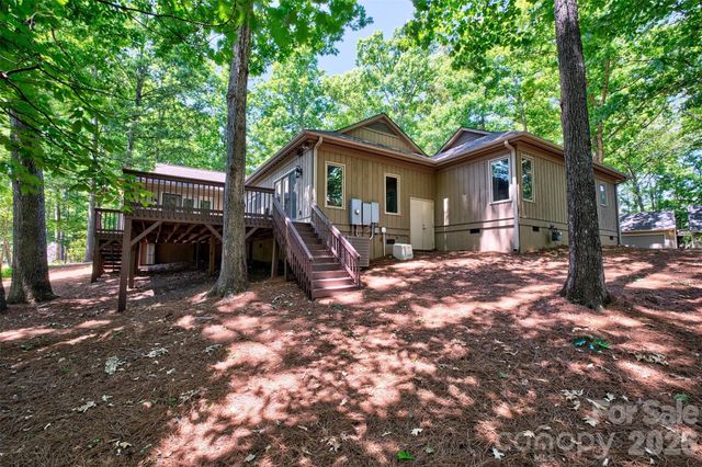 6 Honeysuckle Woods, Lake Wylie, SC 29710