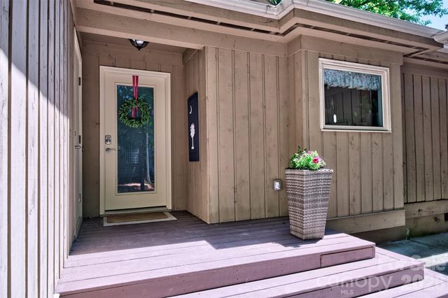6 Honeysuckle Woods, Lake Wylie, SC 29710