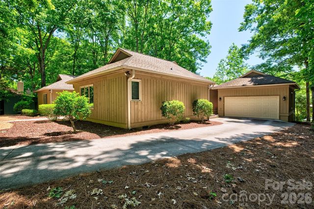 6 Honeysuckle Woods, Lake Wylie, SC 29710