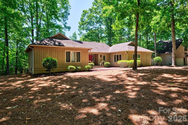6 Honeysuckle Woods, Lake Wylie, SC 29710