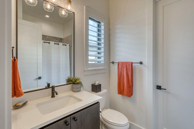 202 Azalea LOOP, Horseshoe Bay, TX 78657