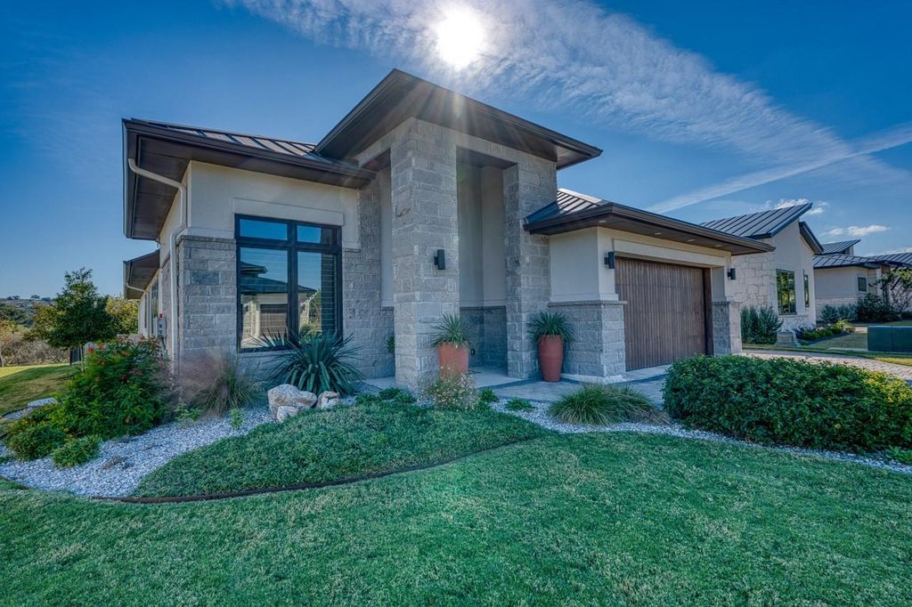 202 Azalea LOOP, Horseshoe Bay, TX 78657