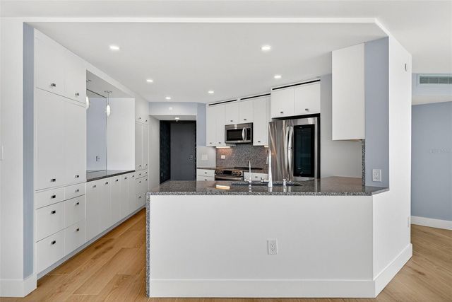 888 BLVD OF THE ARTS 605, Sarasota, FL 34236