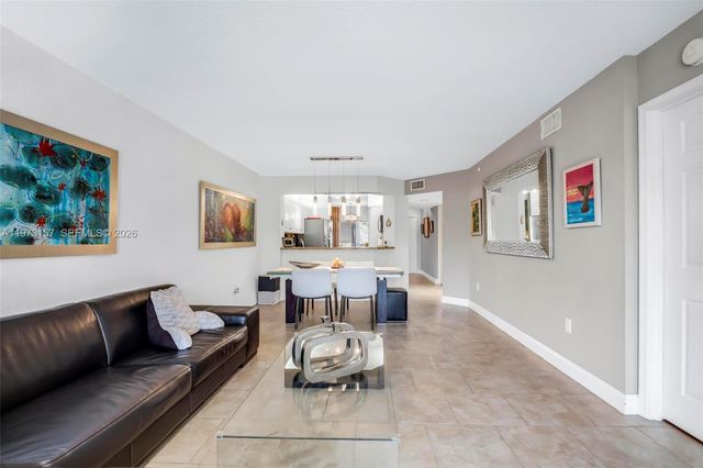 9539 Weldon Cir F214, Tamarac, FL 33321