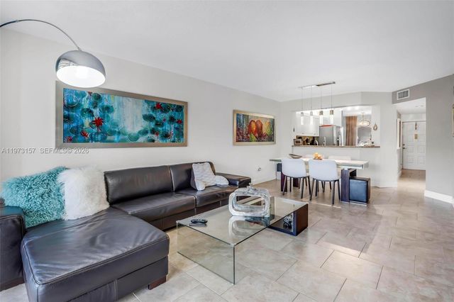 9539 Weldon Cir F214, Tamarac, FL 33321