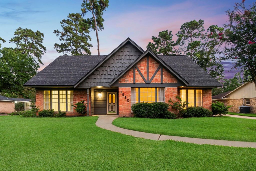 1930 Running Springs Drive, Houston, TX 77339