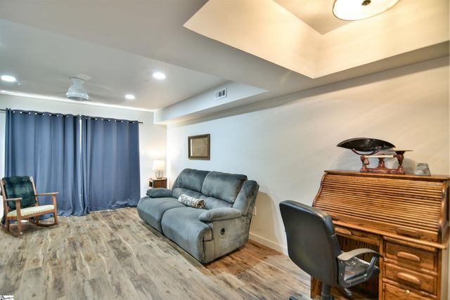 2530 E North Street, Greenville, SC 29615