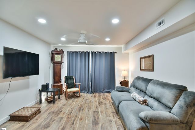 2530 E North Street, Greenville, SC 29615