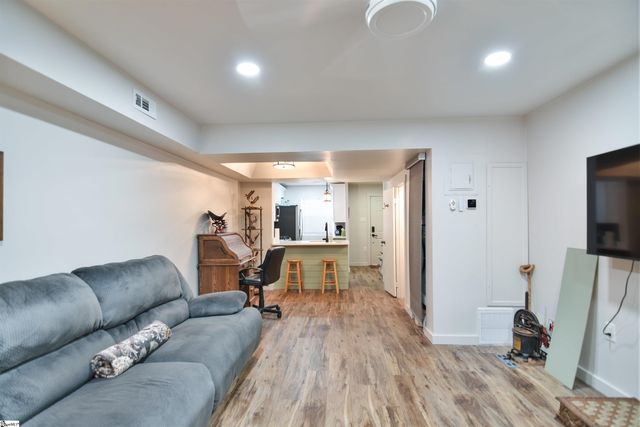 2530 E North Street, Greenville, SC 29615