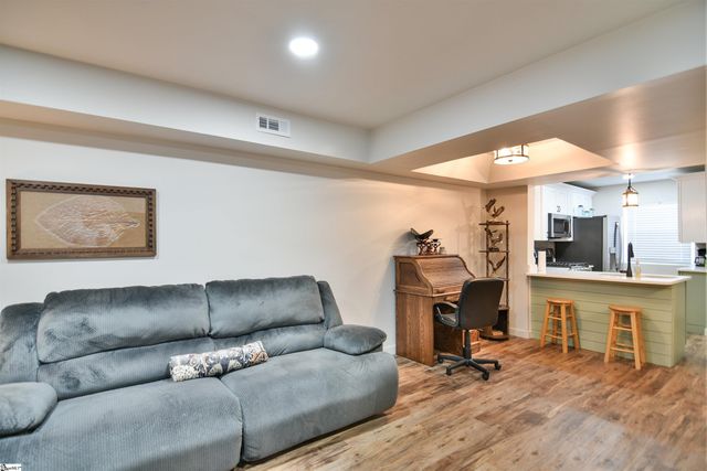 2530 E North Street, Greenville, SC 29615