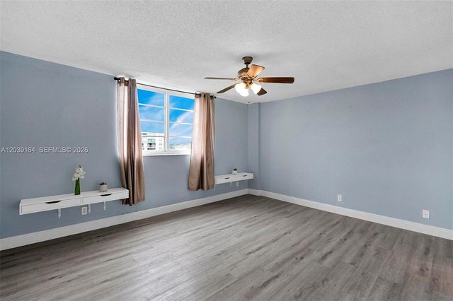 431 SE 3rd Street 402, Dania Beach, FL 33004