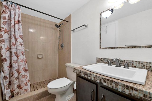 431 SE 3rd Street 402, Dania Beach, FL 33004