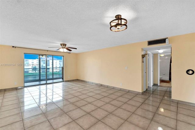 431 SE 3rd Street 402, Dania Beach, FL 33004