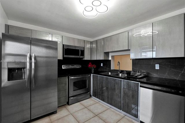 431 SE 3rd Street 402, Dania Beach, FL 33004
