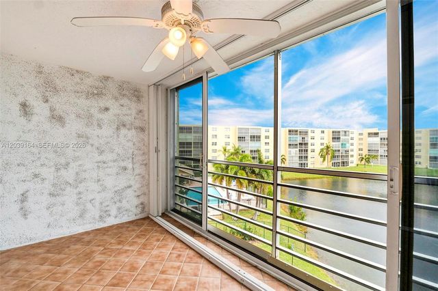 431 SE 3rd Street 402, Dania Beach, FL 33004