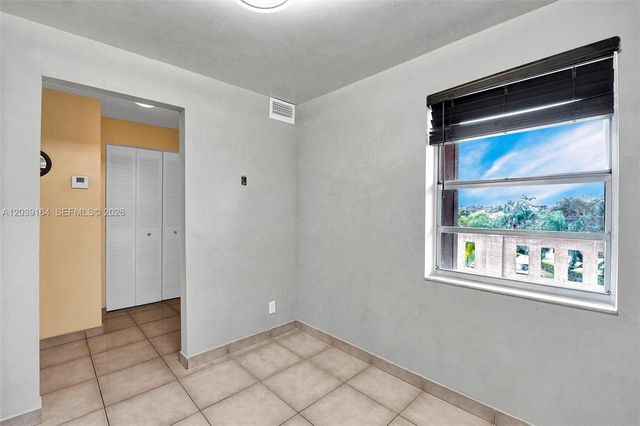 431 SE 3rd Street 402, Dania Beach, FL 33004