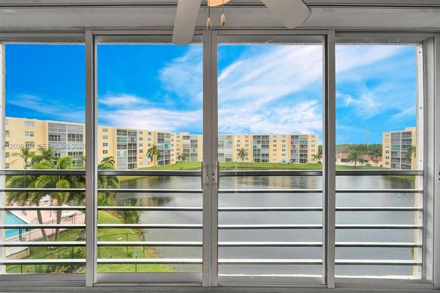 431 SE 3rd Street 402, Dania Beach, FL 33004